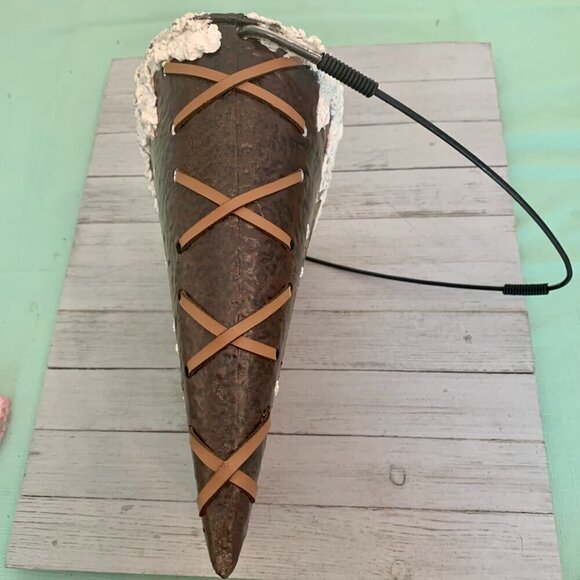 Vintage Rustic Christmas Metal Wall Door Hanging Basket XMAS Tree Snow Leather - Picture 2 of 16